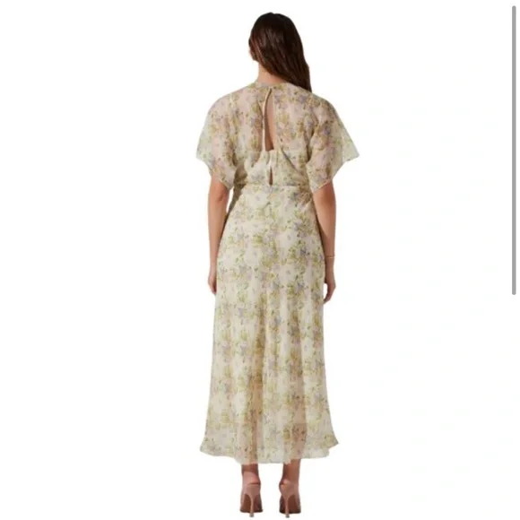 ASTR the label floral spring maxi dress flutter sleeve - Picture 2 of 7